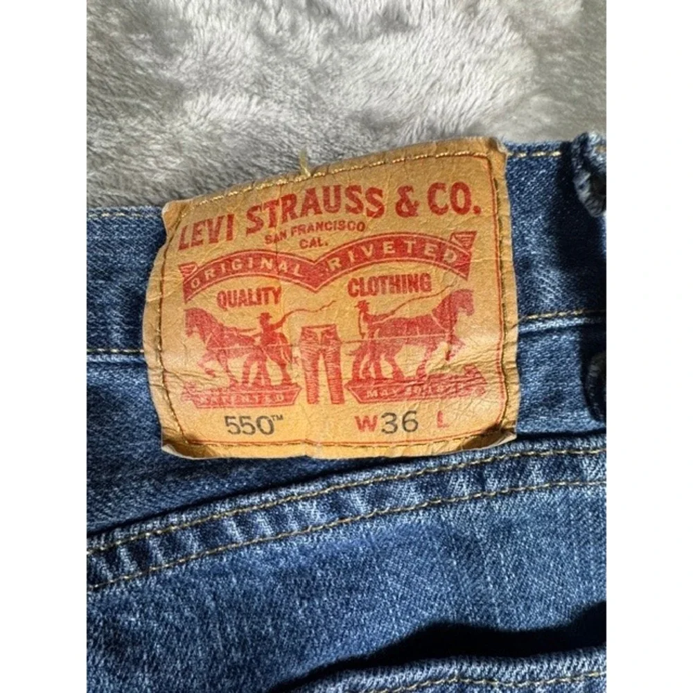 Levi's Denim Shorts Mens 36 550 Relaxed Fit Mid Wash Blue Jean Shorts 550-0618